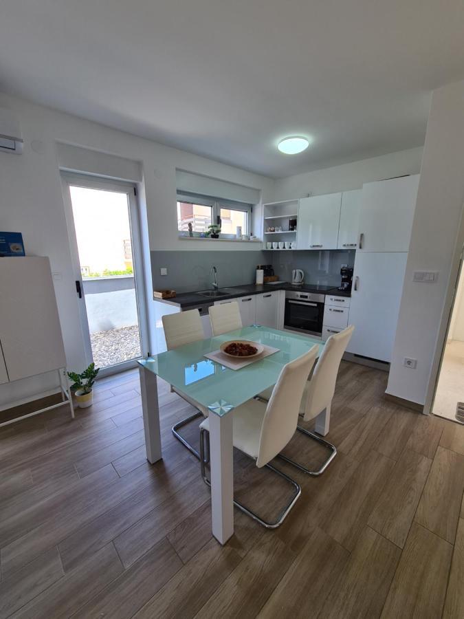 Love Borik Apartment Zadar Bagian luar foto