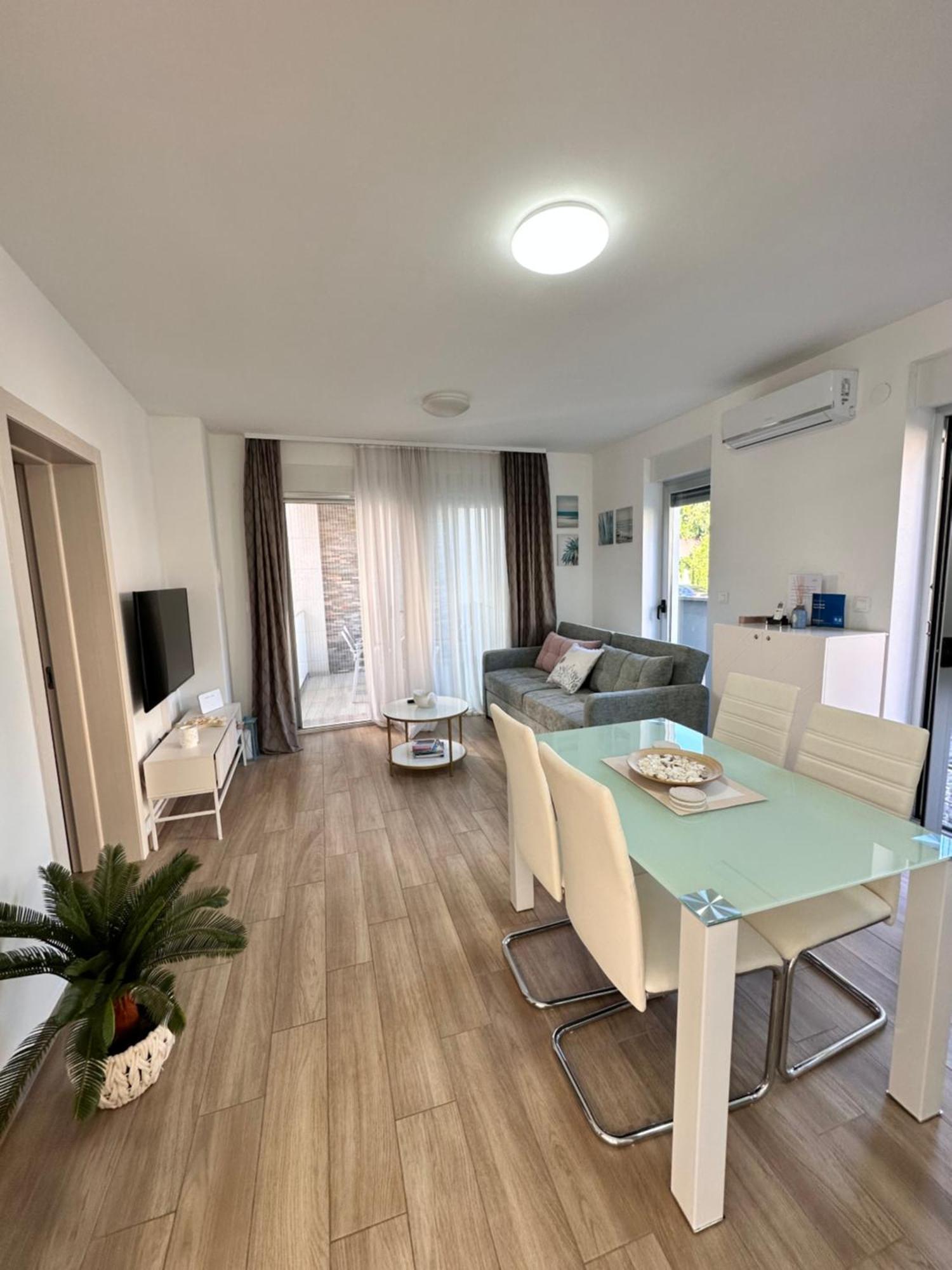 Love Borik Apartment Zadar Bagian luar foto