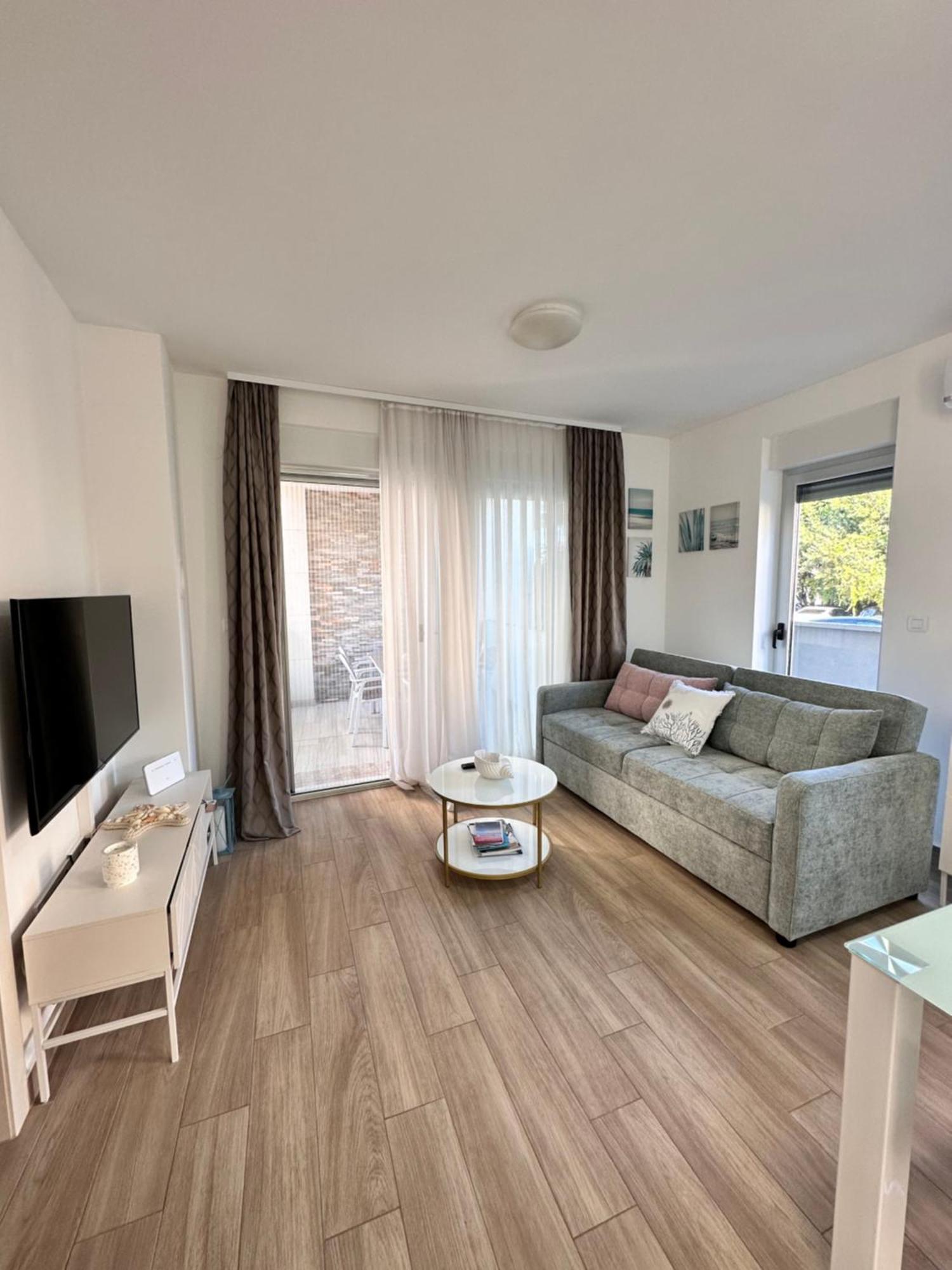 Love Borik Apartment Zadar Bagian luar foto